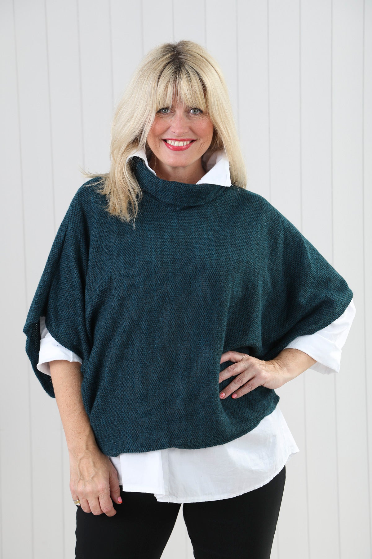 Goose Island Cowl Knit Poncho Top One Size Assorted Colours
