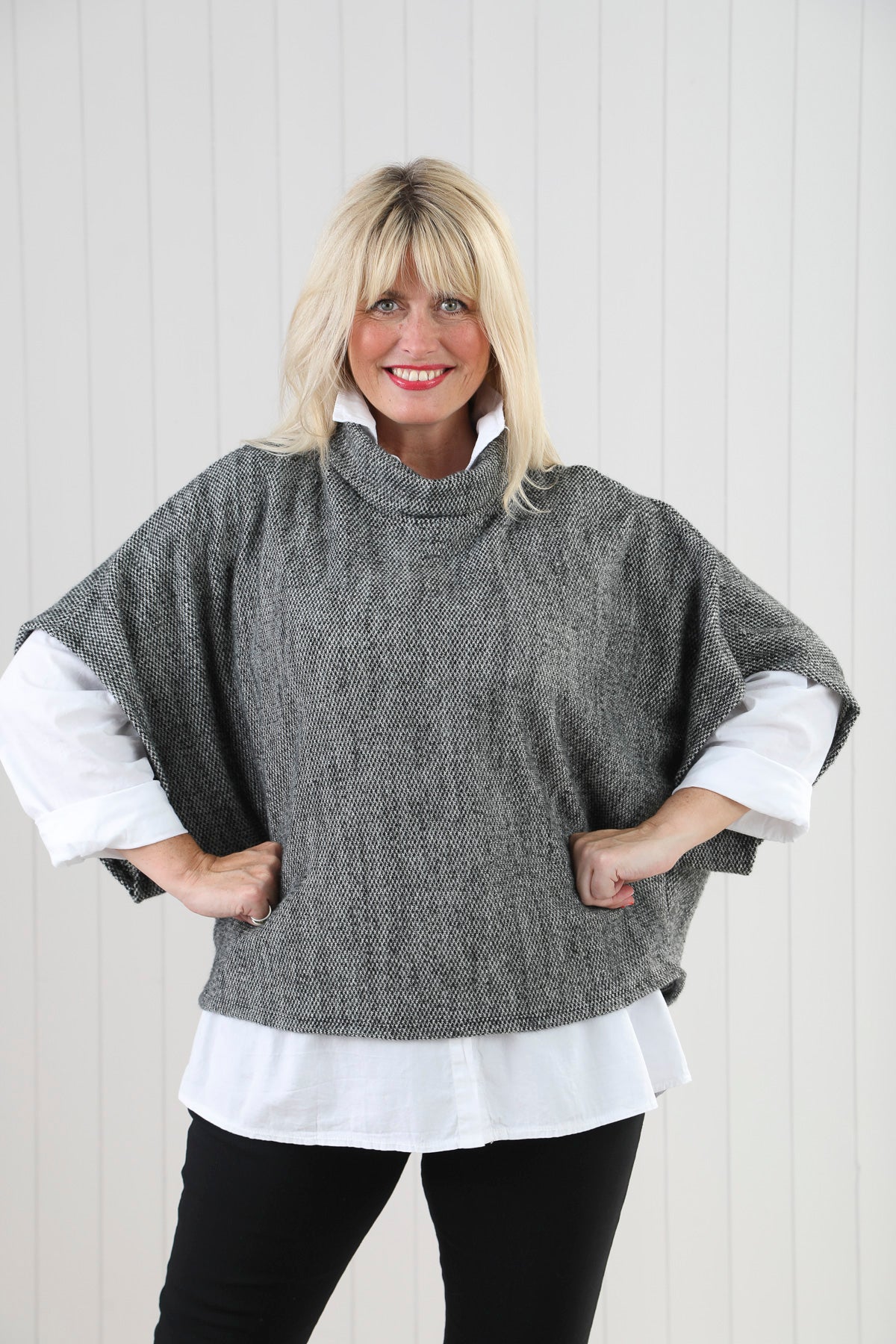 Goose Island Cowl Knit Poncho Top One Size Assorted Colours