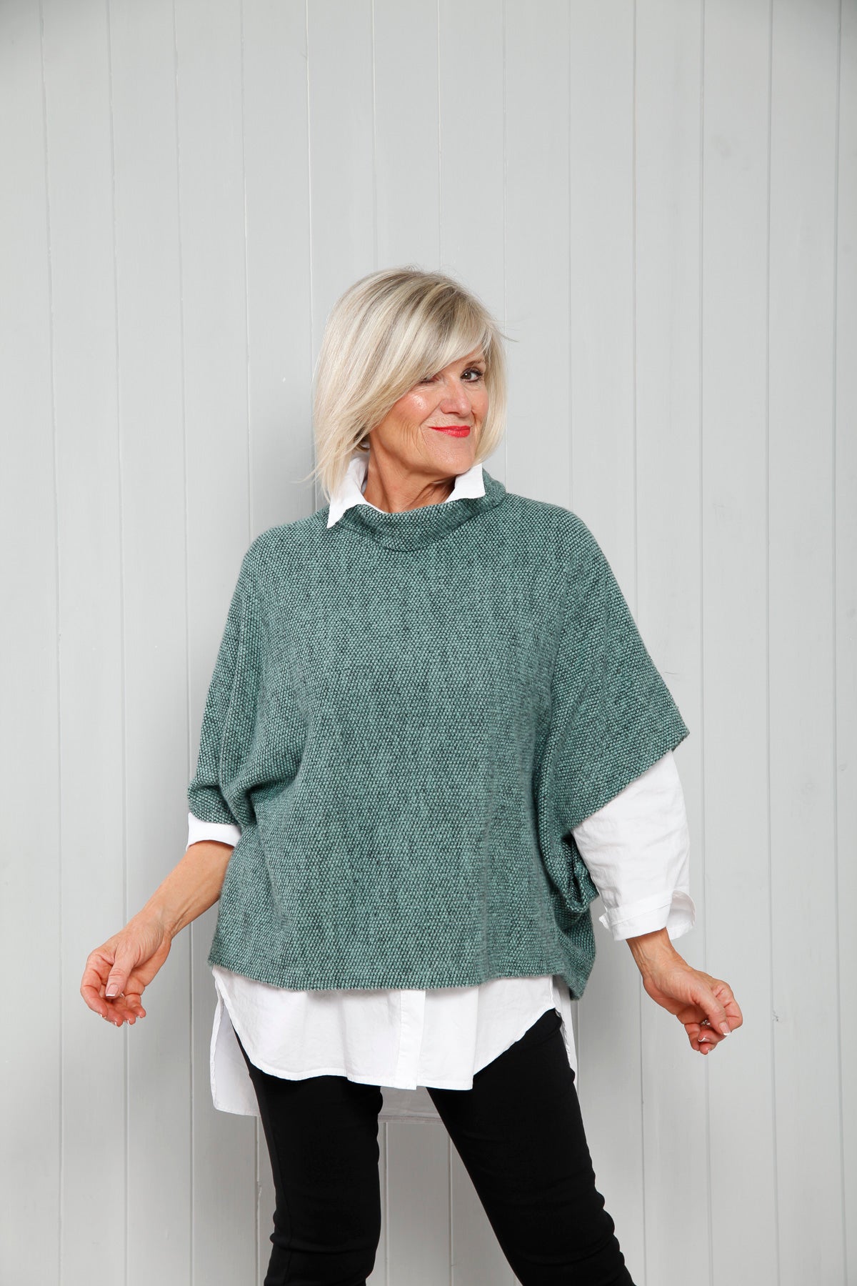 Goose Island Cowl Fleck Knit Poncho Top One Size Assorted Colours