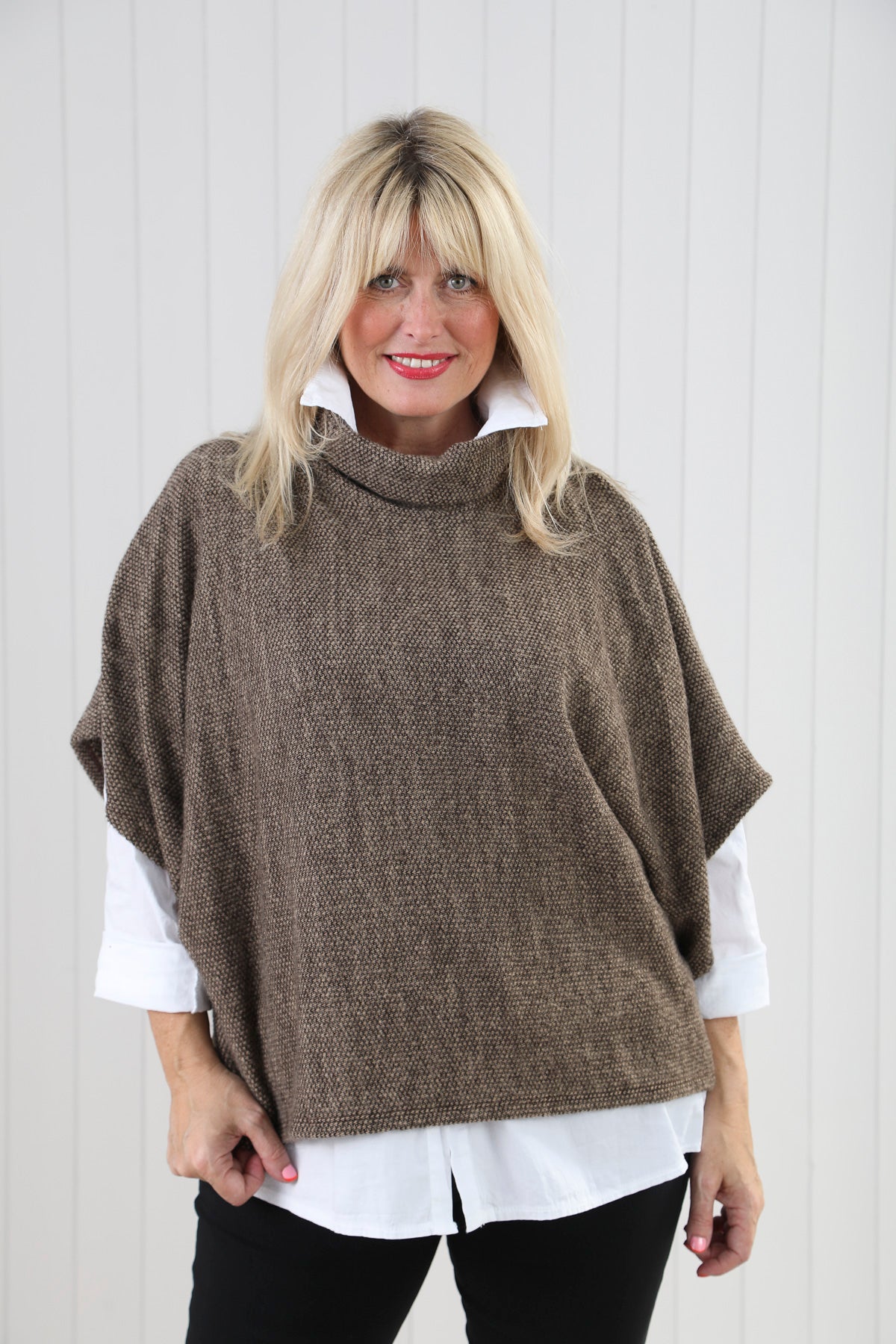 Goose Island Cowl Knit Poncho Top One Size Assorted Colours