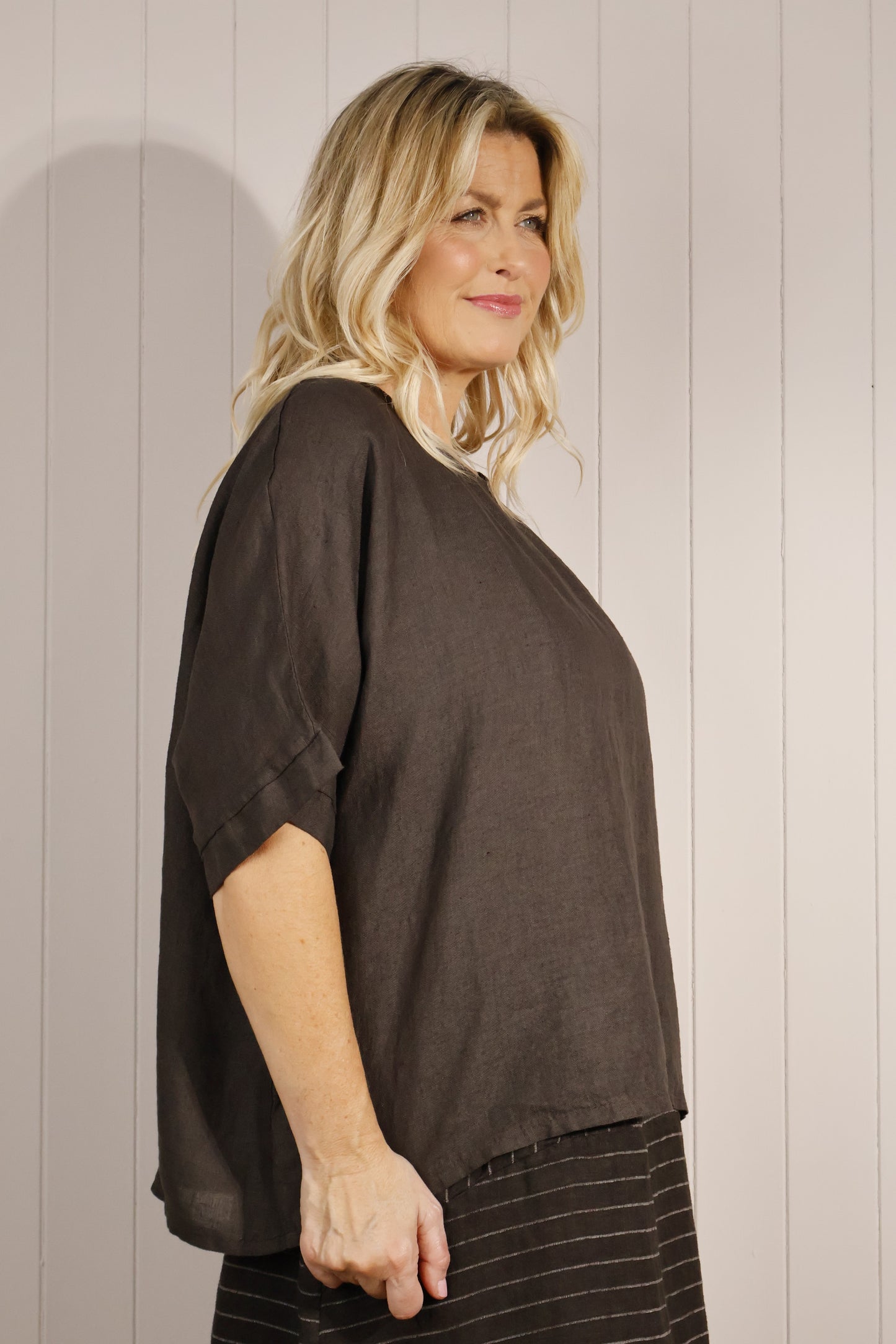 Goose Island Premium 100% Linen Short Sleeved Top