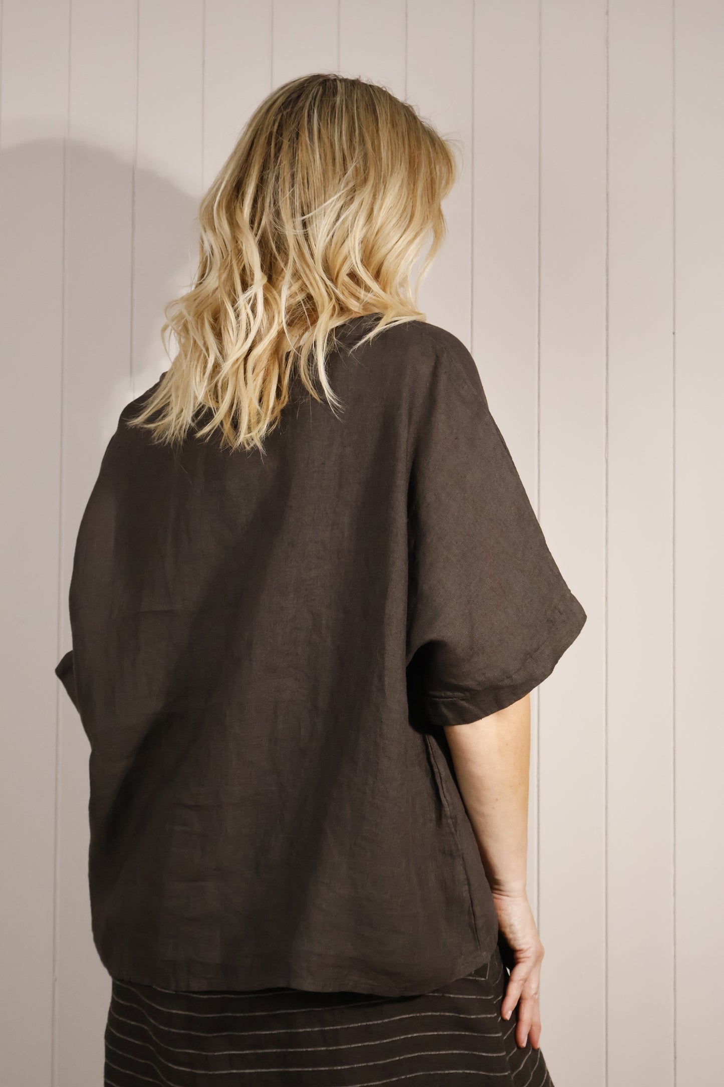 Goose Island Premium 100% Linen Short Sleeved Top
