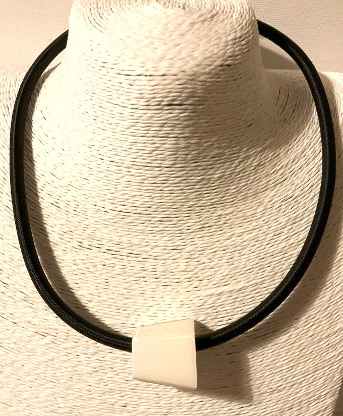 Zsiska Bliss Stunning Striped Black and White Beads Necklace Wear it 7 Ways