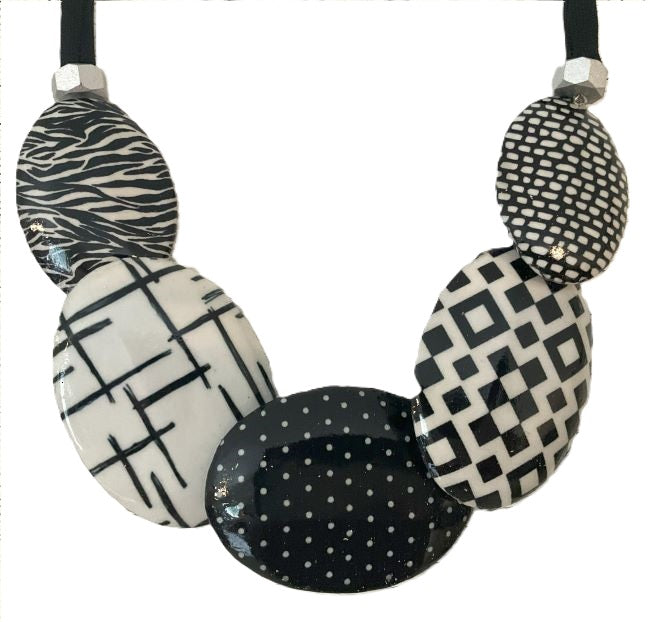 Noa Ecco Stunning Black & White Five Oval Shapes Necklace Adjustable Cord