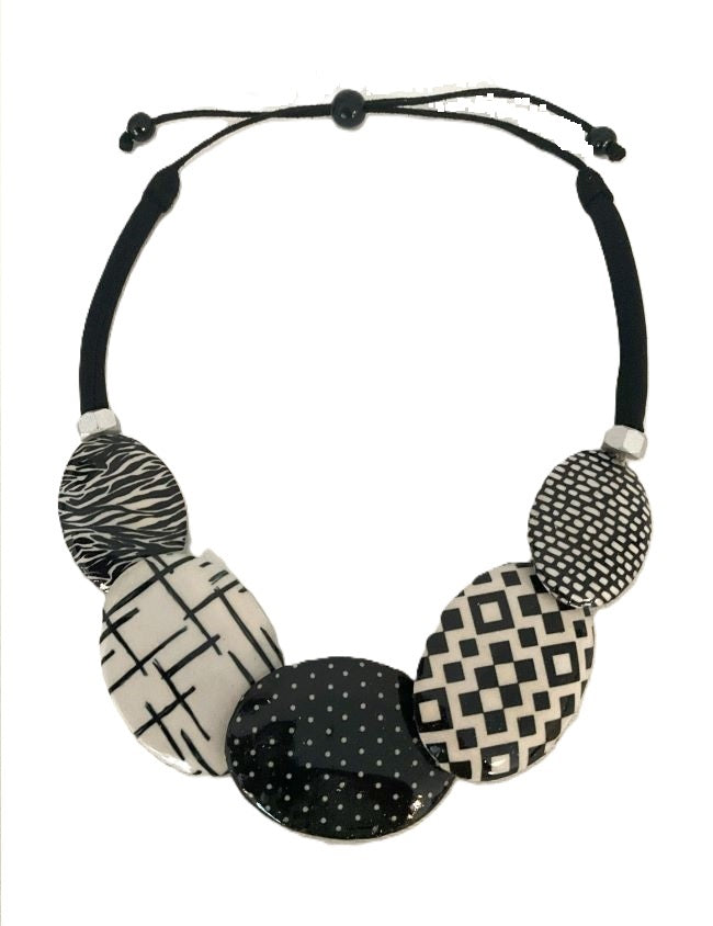 Noa Ecco Stunning Black & White Five Oval Shapes Necklace Adjustable Cord